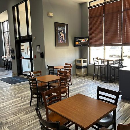 Americinn By Wyndham Ottumwa Εξωτερικό φωτογραφία