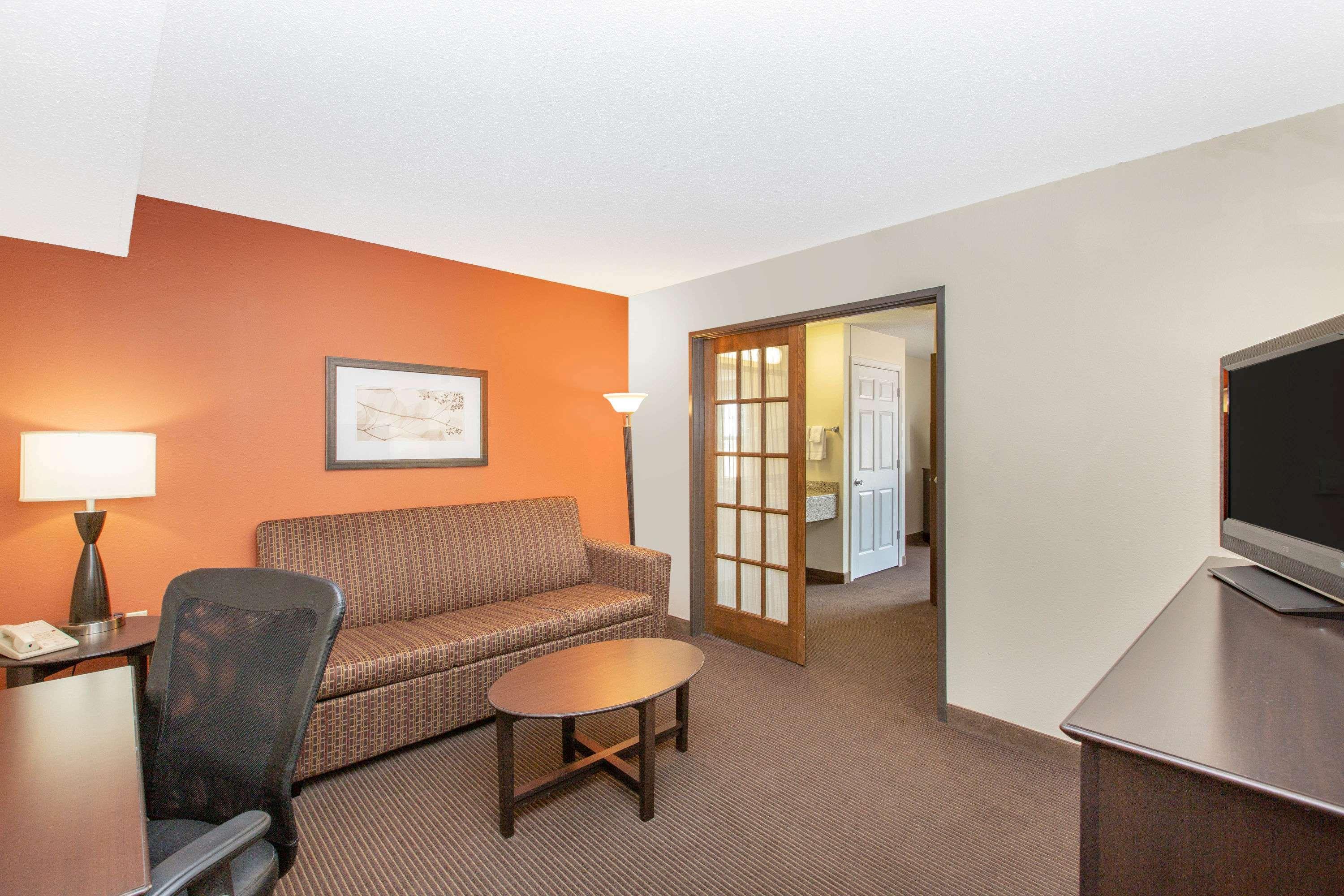 Americinn By Wyndham Ottumwa Εξωτερικό φωτογραφία